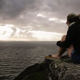 Woman travelling solo in Ireland