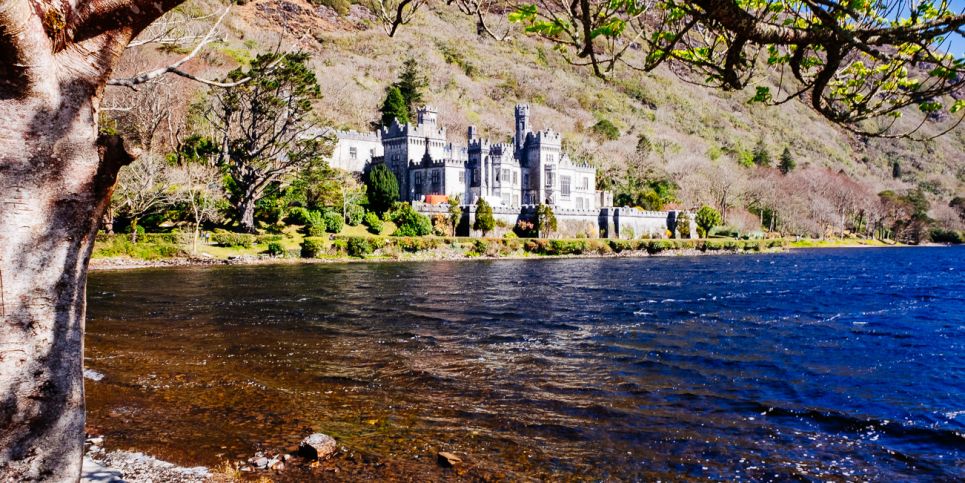 Kylemore Abbey by Photographer Celso Barriga