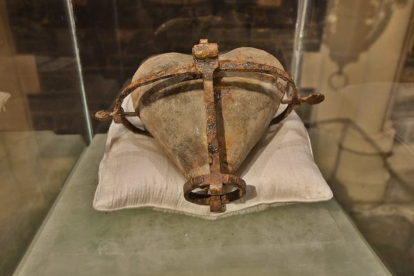 Chapel of St. Laud featuring the preserved heart of St. Laurence O'Toole